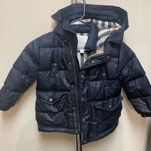Burberry Children’s Navy puffer 4t